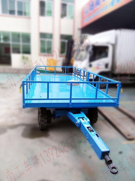 6噸平板拖車護(hù)欄型牽引拖車