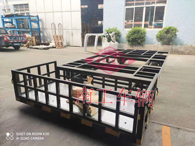 4噸骨架式平板拖車(chē)帶小尾箱I.jpg