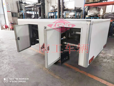 機(jī)器人用0.3噸廂式ATV工具拖車(chē)5I白色.jpg