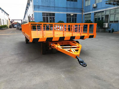 15噸護(hù)欄型牽引工具平板拖車(chē)1I.jpg
