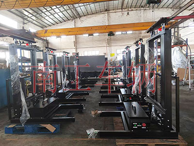 交通指示屏升降工具車1I.jpg